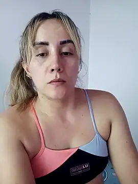 Snapshot of Isabel23zr chatting on September 29, 2025, 4:23 pm Isabel23zr online show from September 29, 2025, 4:23 pm