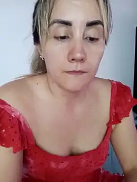 Snapshot of Isabel23zr chatting on October 6, 2025, 3:53 pm Isabel23zr online show from October 6, 2025, 3:53 pm