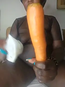 Snapshot of melaninebony1 chatting on June 12, 2026, 7:46 pm melaninebony1 online show from June 12, 2026, 7:46 pm
