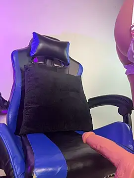 MarielQueenx online show from December 23, 2025, 4:54 am