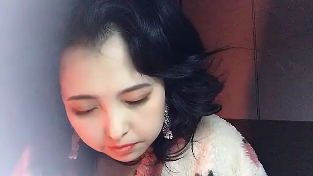 Hanicarrot online show from December 15, 2024, 9:42 pm