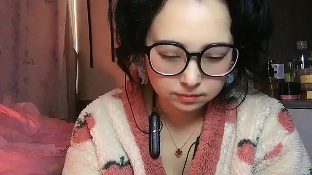 Hanicarrot online show from December 24, 2024, 2:43 am