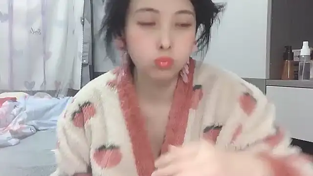 Hanicarrot online show from January 13, 2025, 7:53 pm