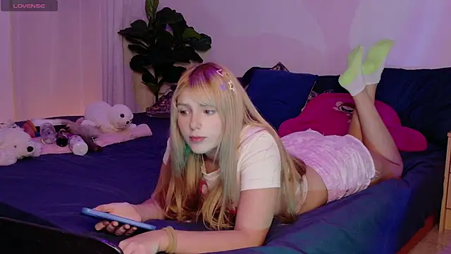 Snapshot of AlinaCarter chatting on May 12, 2026, 1:14 am AlinaCarter online show from May 12, 2026, 1:14 am