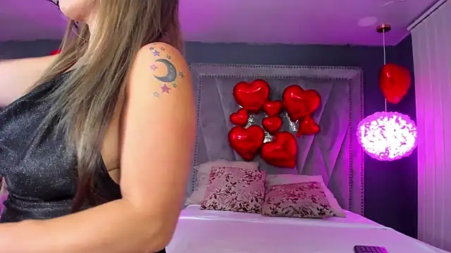 Hotsamantamature online show from February 10, 2025, 7:38 pm