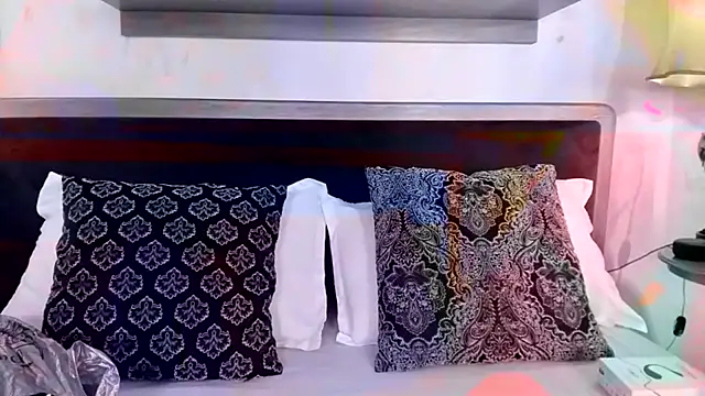 Hotsamantamature online show from March 15, 2025, 7:38 pm