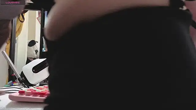 Hotsamantamature online show from October 27, 2025, 9:19 pm