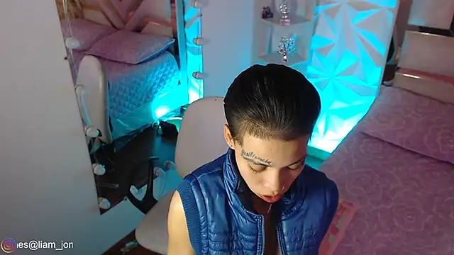 Snapshot of Jonesliam23 chatting on May 1, 2026, 8:13 pm Jonesliam23 online show from May 1, 2026, 8:13 pm