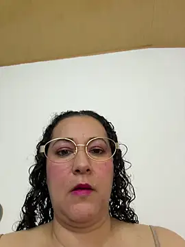 Snapshot of luisa_curli chatting on June 12, 2026, 6:56 am luisa curli online show from June 12, 2026, 6:56 am