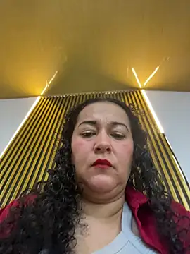 Snapshot of luisa_curli chatting on July 30, 2026, 12:20 am luisa curli online show from July 30, 2026, 12:20 am