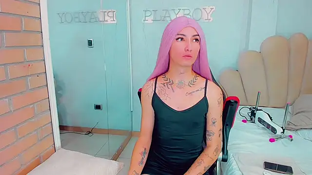 EmilyySaenz online show from January 30, 2025, 4:34 pm