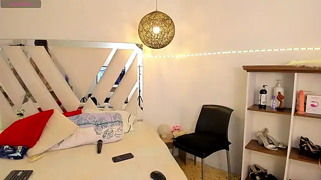 rose scottt online show from January 13, 2025, 12:13 pm