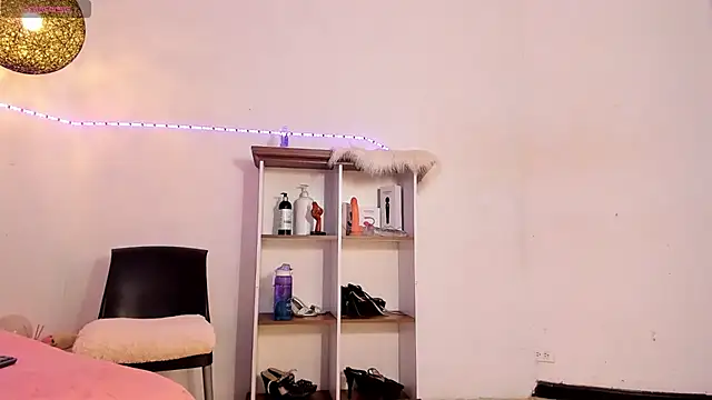 rose scottt online show from January 21, 2025, 3:43 pm