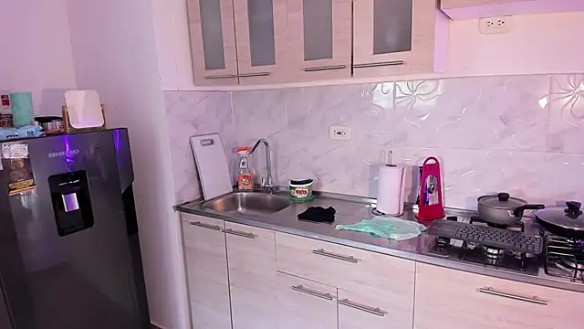 rose scottt online show from March 22, 2026, 5:38 pm