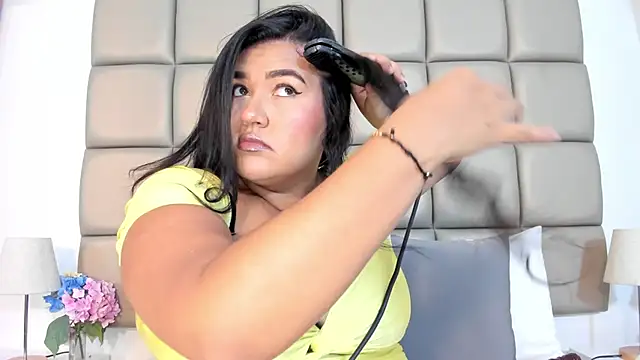 DojaAissha online show from December 5, 2025, 7:32 pm