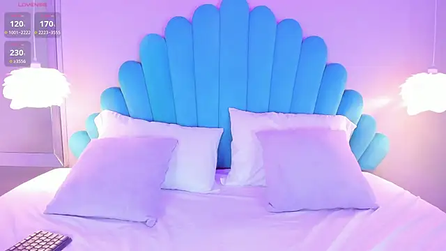 HannaKarson online show from March 8, 2025, 11:37 am