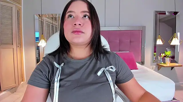 HannaKarson online show from September 27, 2025, 11:37 am