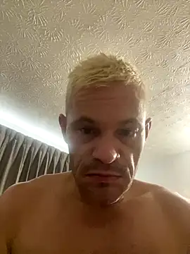 FrankieKentucky online show from November 10, 2025, 4:17 pm