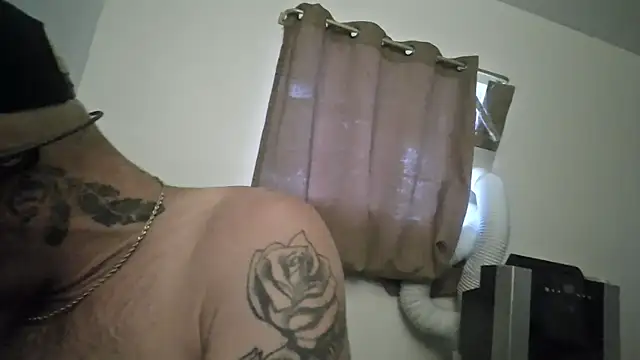 Snapshot of FrankieKentucky chatting on June 1, 2026, 1:57 pm FrankieKentucky online show from June 1, 2026, 1:57 pm