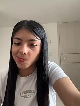 Snapshot of Liissa_cute_ chatting on July 27, 2026, 9:11 pm Liissa cute online show from July 27, 2026, 9:11 pm