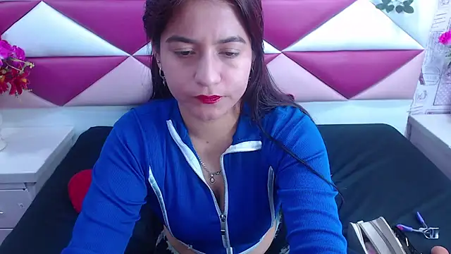 Snapshot of MariaClay chatting on February 14, 2025, 11:53 am MariaClay online show from February 14, 2025, 11:53 am