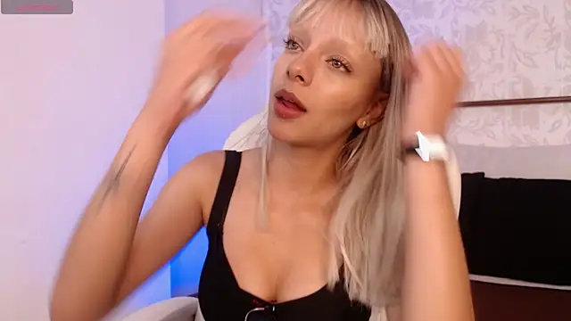 peyton golden1 online show from November 25, 2025, 3:39 am