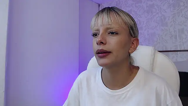 peyton golden1 online show from December 4, 2025, 3:27 am