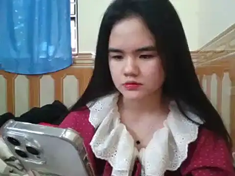 Snapshot of Yin-girl chatting on January 4, 2025, 5:48 am Yin-girl online show from January 4, 2025, 5:48 am