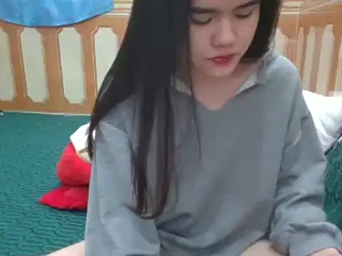 Snapshot of Yin-girl chatting on January 12, 2025, 5:24 am Yin-girl online show from January 12, 2025, 5:24 am