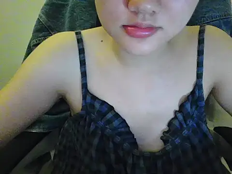 Snapshot of Yin-girl chatting on September 18, 2025, 5:04 pm Yin-girl online show from September 18, 2025, 5:04 pm