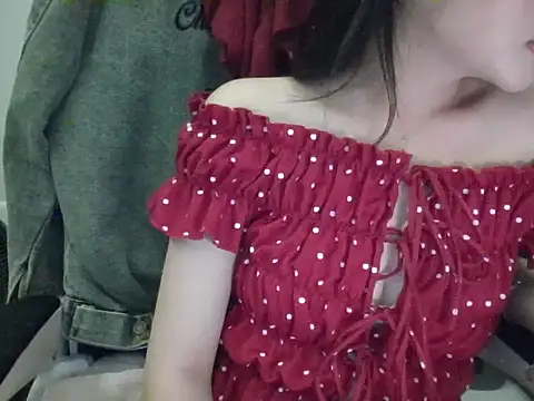 Snapshot of Yin-girl chatting on October 5, 2025, 8:07 pm Yin-girl online show from October 5, 2025, 8:07 pm