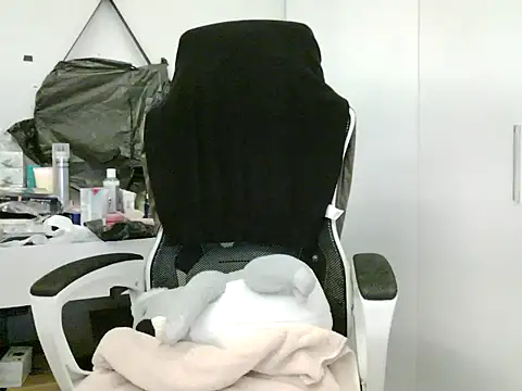 Snapshot of Yin-girl chatting on October 16, 2025, 7:48 pm Yin-girl online show from October 16, 2025, 7:48 pm