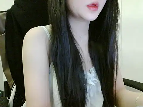 Snapshot of Yin-girl chatting on October 21, 2025, 6:19 pm Yin-girl online show from October 21, 2025, 6:19 pm