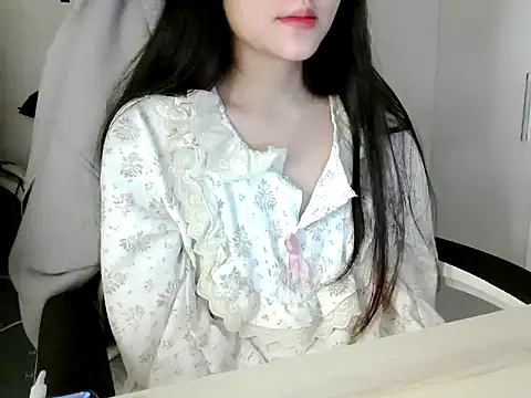 Snapshot of Yin-girl chatting on January 16, 2026, 5:50 pm Yin-girl online show from January 16, 2026, 5:50 pm