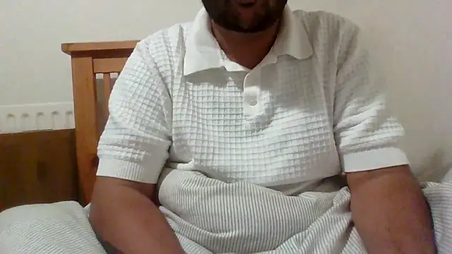 whoreboi98 online show from May 3, 2026, 9:21 pm