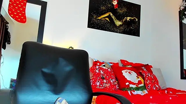 KimberlyBanks2 online show from December 13, 2025, 7:53 pm