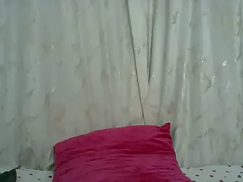 Snapshot of PrettyPrincess14 chatting on July 13, 2026, 1:47 pm PrettyPrincess14 online show from July 13, 2026, 1:47 pm