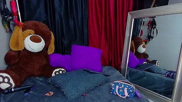 AvaLusty online show from March 9, 2025, 1:59 pm