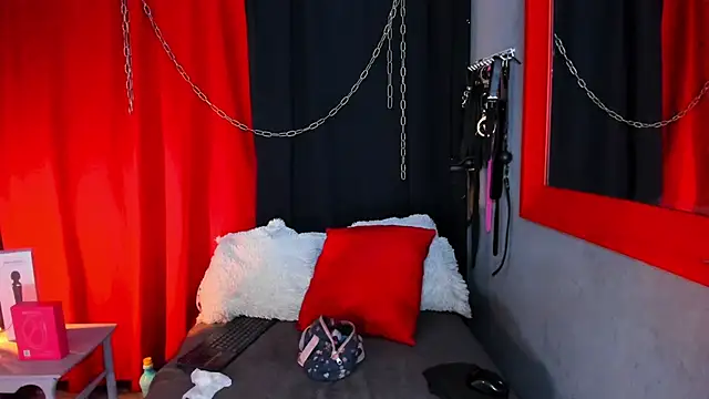 AvaLusty online show from September 27, 2025, 11:59 am