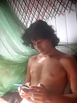 Snapshot of pedrodavid_ chatting on June 7, 2026, 7:06 pm pedrodavid online show from June 7, 2026, 7:06 pm