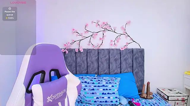 Snapshot of Sophiee_Velvet chatting on June 12, 2026, 2:05 pm Sophiee Velvet online show from June 12, 2026, 2:05 pm