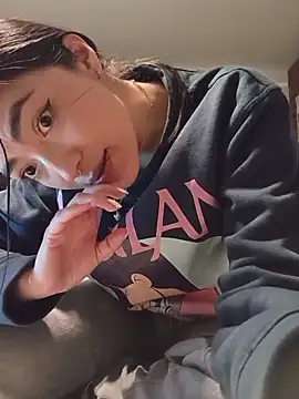 ThailyCherry online show from February 22, 2026, 9:57 pm