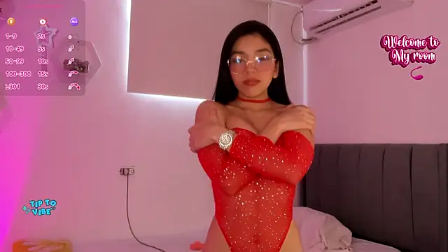 Snapshot of meganrossee69 chatting on July 13, 2026, 9:28 pm meganrossee69 online show from July 13, 2026, 9:28 pm