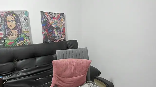 Snapshot of Himoreno25 chatting on February 19, 2026, 12:39 am Himoreno25 online show from February 19, 2026, 12:39 am