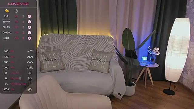 annacooleman online show from December 12, 2024, 8:57 am