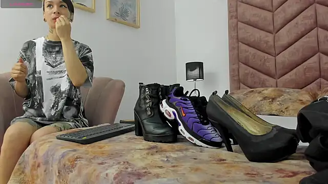 Lady Godss online show from December 19, 2024, 3:07 am