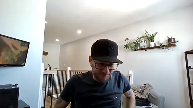 Snapshot of Bigdicktrav902 chatting on February 12, 2025, 4:33 pm Bigdicktrav902 online show from February 12, 2025, 4:33 pm