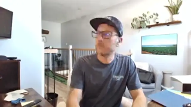 Snapshot of Bigdicktrav902 chatting on February 25, 2026, 2:37 pm Bigdicktrav902 online show from February 25, 2026, 2:37 pm