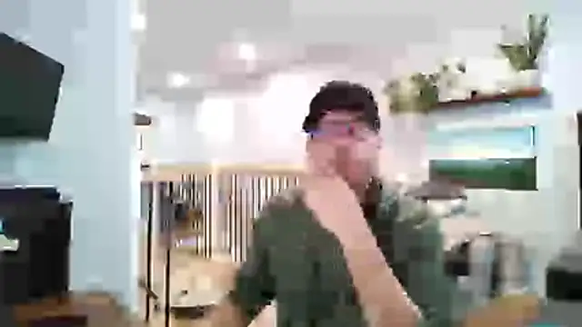 Snapshot of Bigdicktrav902 chatting on March 30, 2026, 11:33 am Bigdicktrav902 online show from March 30, 2026, 11:33 am