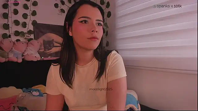 moonliiiight1 online show from November 24, 2025, 9:03 pm